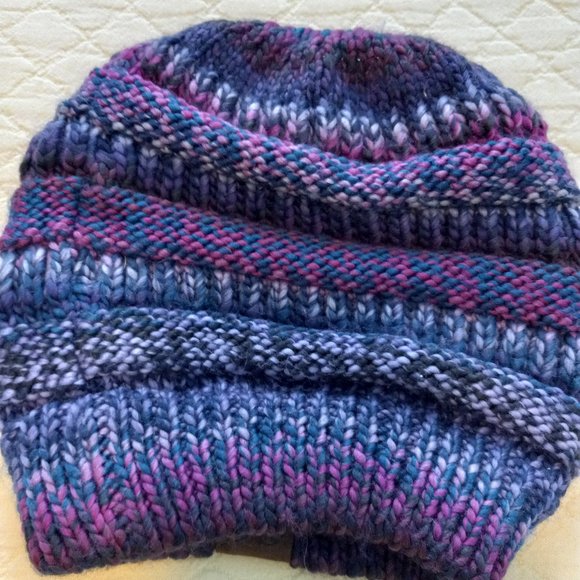 cc exclusive stretch cable messy bun beanie multi color - Picture 5 of 7